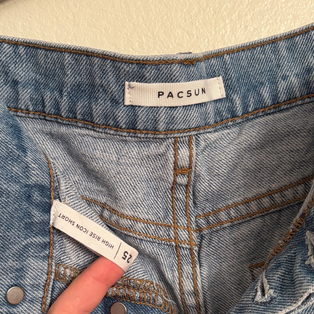 Size 25 PacSun high rise Icon short jean shorts - Picture 3 of 4